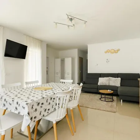 Apartment Johann 1 By Interhome