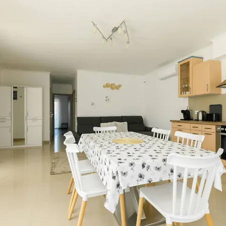 Johann 1 By Interhome *